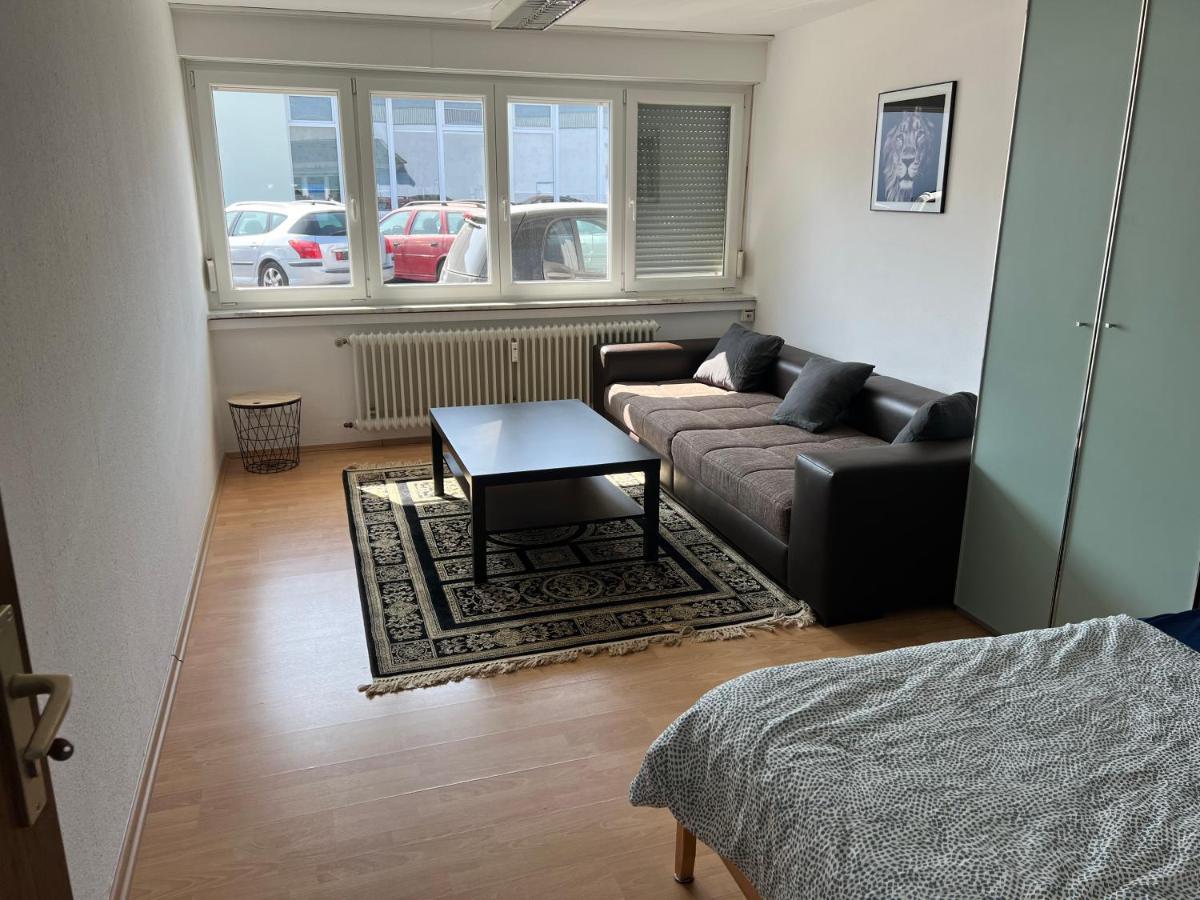 Ferienwohnung Monteurzimmer คาร์ลสรูเฮอ ภายนอก รูปภาพ